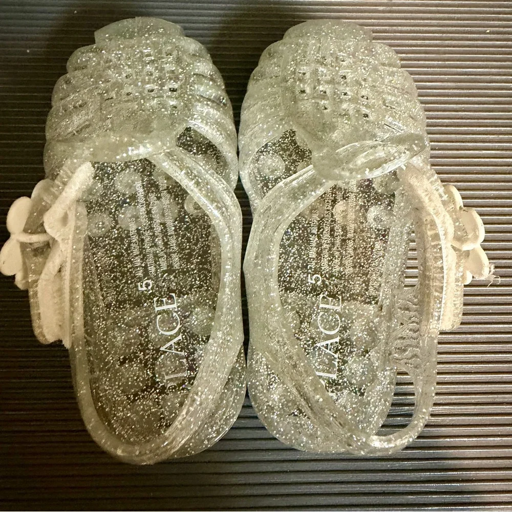 The Children’s Place Toddler Girls Glitter Jelly Sandals